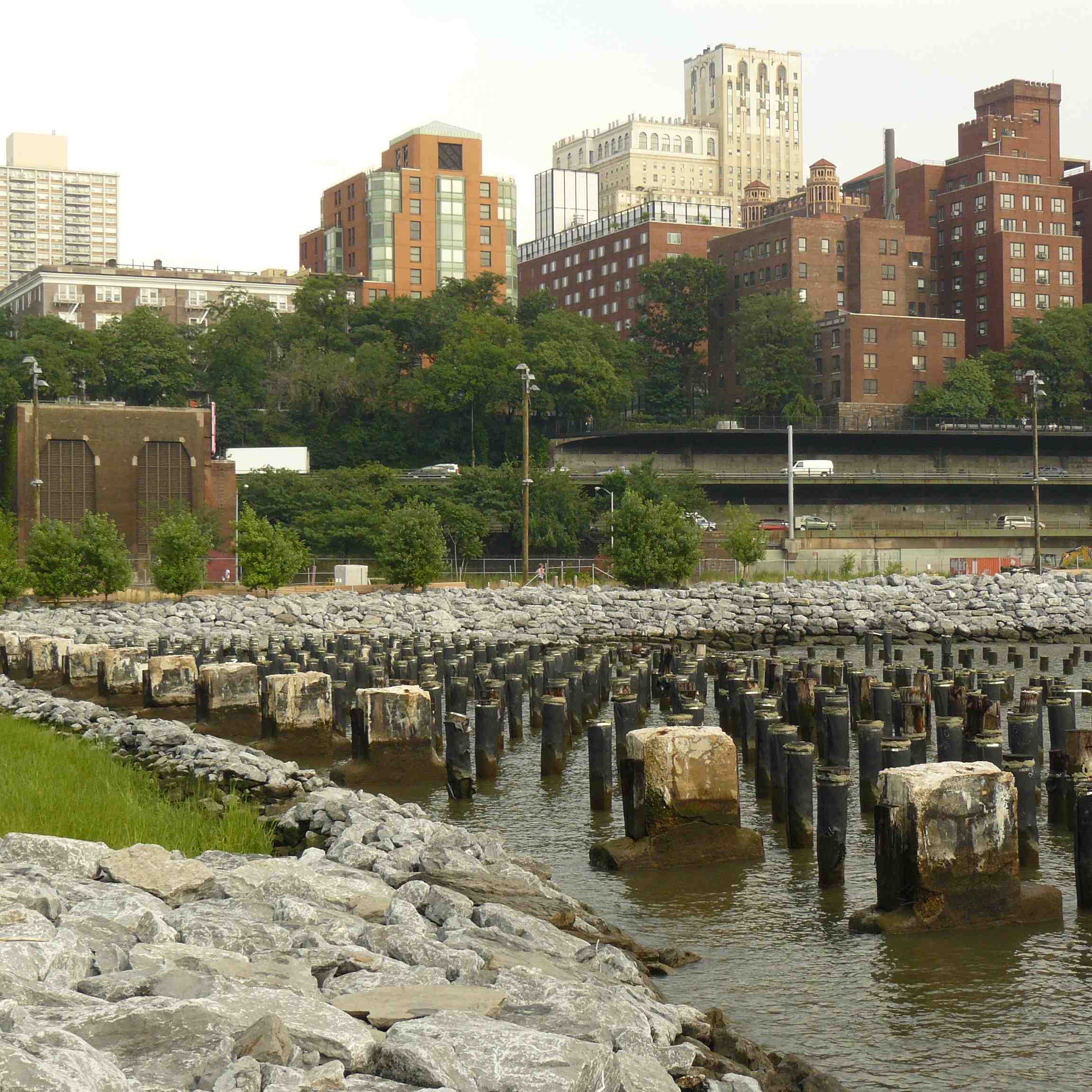 La recomposition du waterfront new-yorkais, entre patrimoine, gentrification et mobilisation sociale